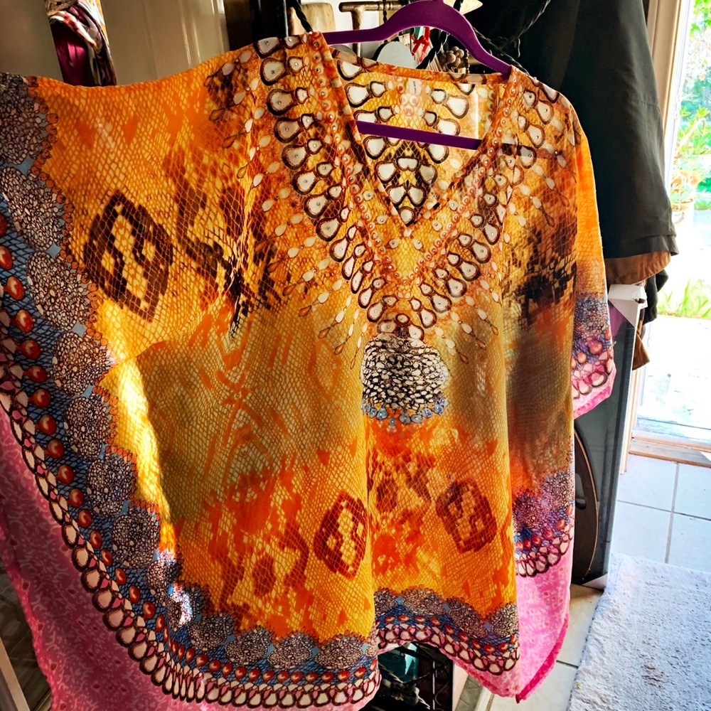 Tunic/Caftan. Knee length. Orange print
